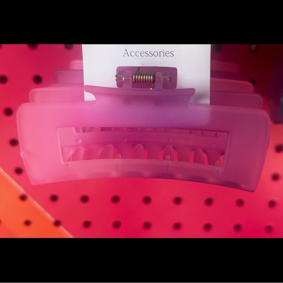 NWT Ombré Hair Clips - 3 for $15 - Picture 5 of 7